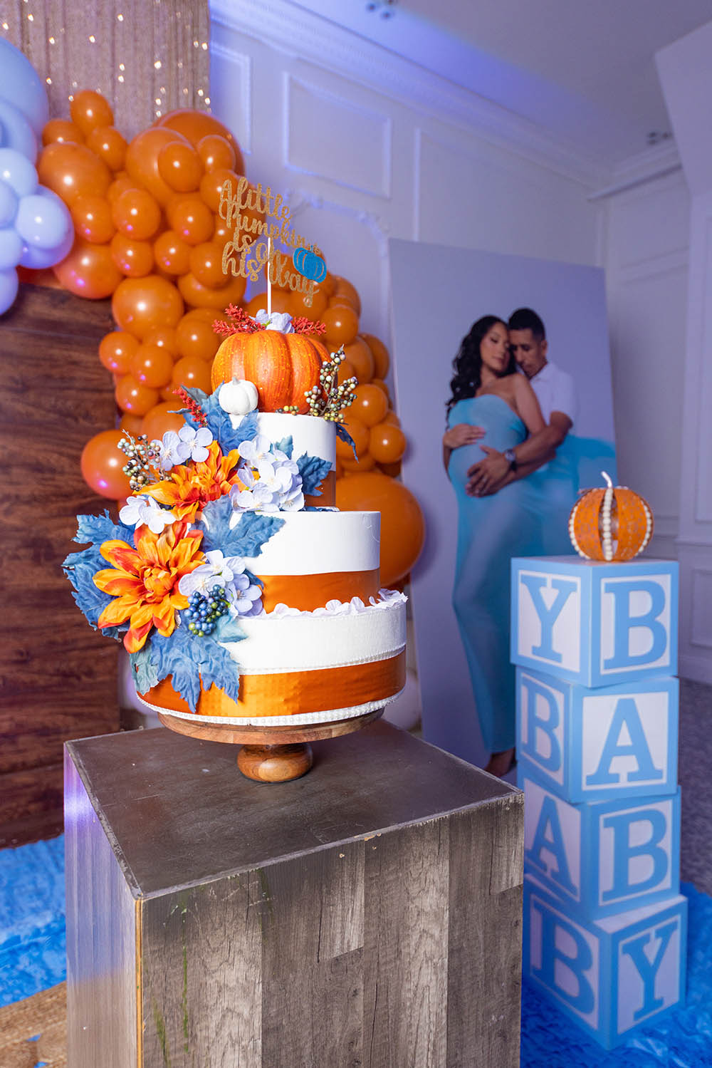baby shower cake and entry display